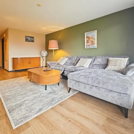 מלון Aeschi Park 4*