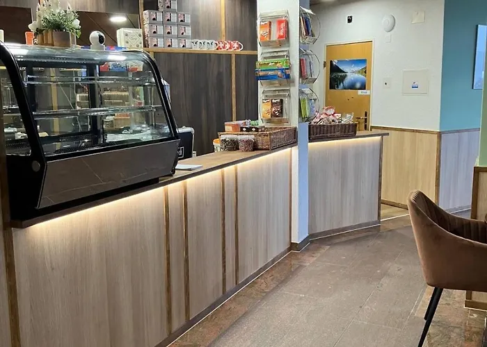 Aeschi Park מלון 4*