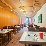 Hotel Aeschi Park 4*