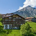Aeschi Park 4*